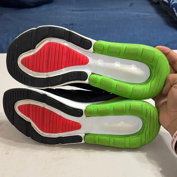 Nike Air Max 270 - Picture 4 of 5